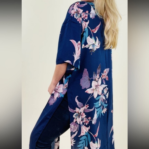 Tropical Blossoms Kimono Wrap - Picture 3 of 3